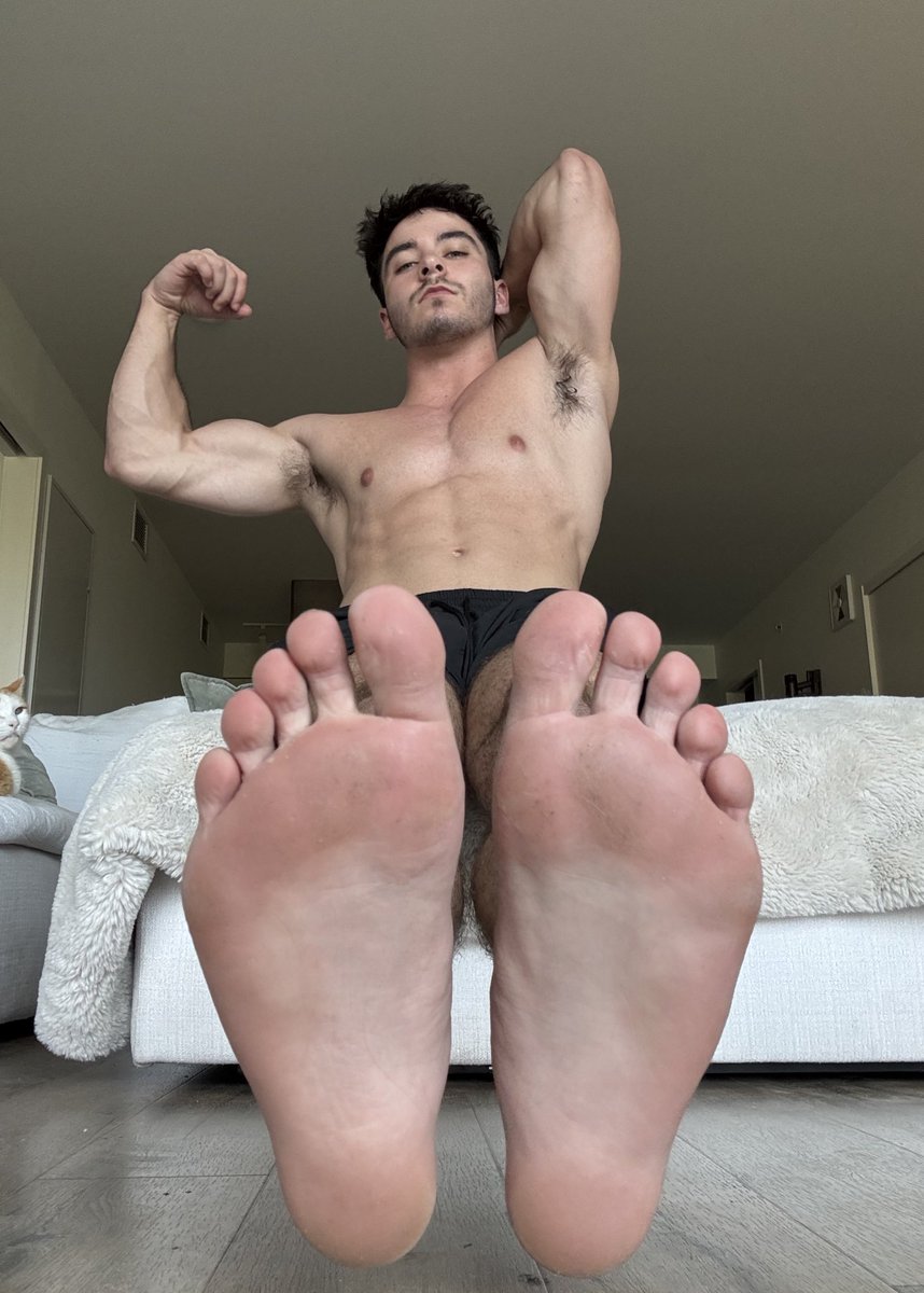 lucshredz's tweet photo. I’ll STEP on you😵‍💫 #findom #footfetish #feet #boys https://t.co/SeUeEm29md