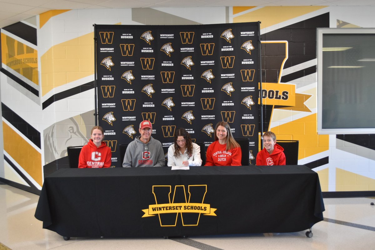 WintersetHusky's tweet photo. Congratulations, Morgan! Go Huskies! https://t.co/iKzTKx3gOm