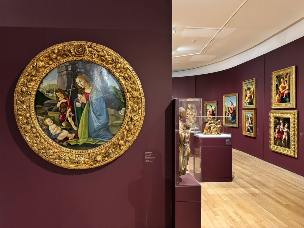 ElMuseoSoumaya's tweet photo. Hoy recordamos a Sandro #Botticelli con un tondo de su autoría que forma parte de la #ColecciónDelSoumaya. La obra estuvo presente en la inauguración de Ciudad Universitaria en la capital mexicana y podrás conocerlo en nuestra sede de Plaza Carso. https://t.co/1riW1UZHgf