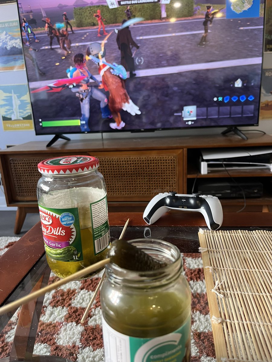 SamGrande507's tweet photo. Charlie gherkin it rn https://t.co/ITnfAcn8ES