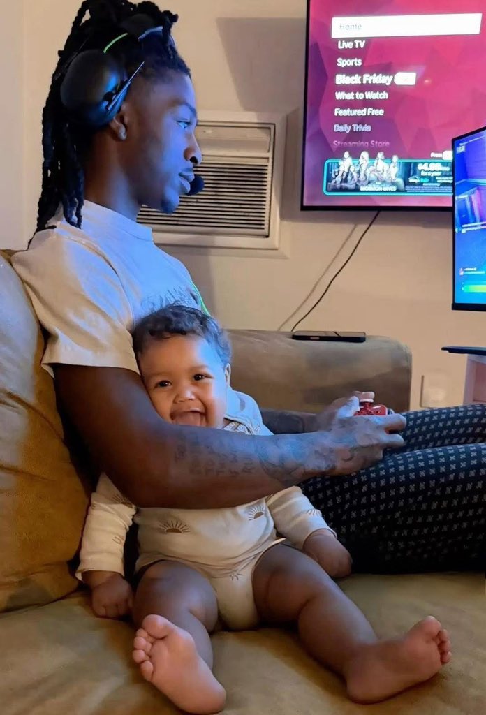 Bro is just happy to be there 😅