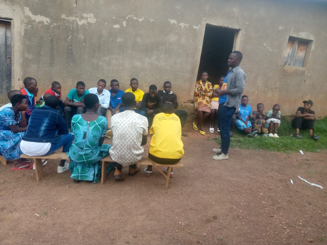 NyagatareNyc's tweet image. Ubuyobozi bw'Urubyiruko mu Murenge wa @karamasect  n'Ubuyobozi bw'Akagali ka @Gikundamvura basuye  CLUB PEACE and LOVE  ibarizwamo urubyiruko rusaga 60 aho baganirijwe ku kwitabira gahunda zitandukanye za Leta zirimo #Ejoheza, #Musa, kwitabira Umuganda nibindi.