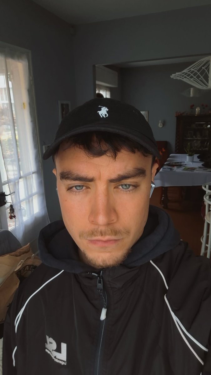 #LGBTQIAManifestingGoodMonth
Meme si j'ai jamais de like