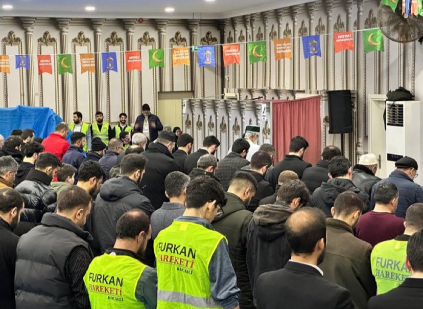 12 Ramazan 1447 🌙

Alparslan Kuytul Hocaefendi Kocaeli'de;

• Kıymetli Hocamızla toplu iftar programının ardından akşam namazını eda ettik. 

#RamazanRuhunuYaşat
AlparslanHoca Kocaelide