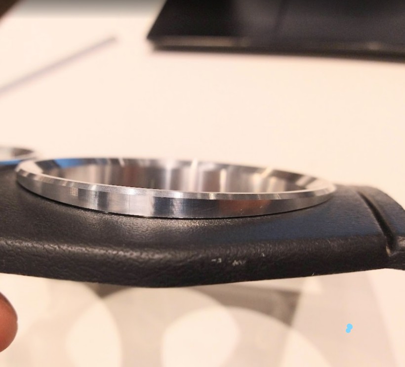 labo_jim's tweet image. お問合せの JA22用メーターリングのフィッティングについて 再テストしました。
両面テープ1枚分の厚みで接着具合、クリアランスが結構変わります。テストした条件ですと出荷時そのままの両面テープ2重がベストでした。
詳しくはにて  ↓
jimlabo.net/item-5/4491/#t…

#JimLabo #JA22 #メーターリング