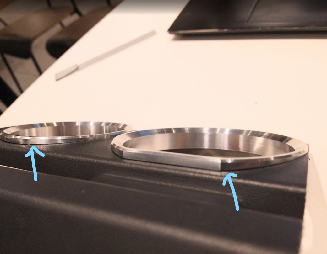 labo_jim's tweet image. お問合せの JA22用メーターリングのフィッティングについて 再テストしました。
両面テープ1枚分の厚みで接着具合、クリアランスが結構変わります。テストした条件ですと出荷時そのままの両面テープ2重がベストでした。
詳しくはにて  ↓
jimlabo.net/item-5/4491/#t…

#JimLabo #JA22 #メーターリング