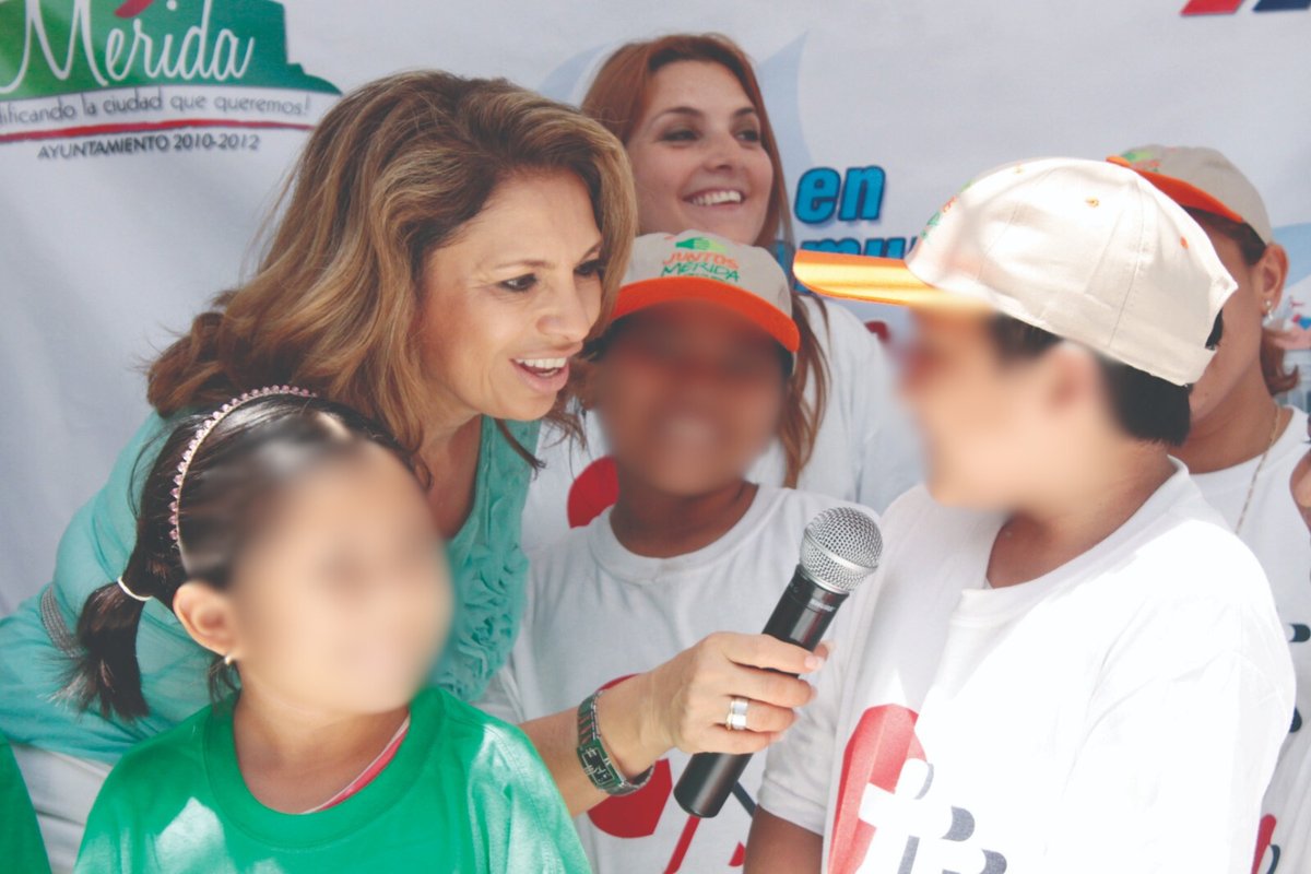 Los domingos también son para servir y construir comunidad.

En mi administración implementamos el programa "Domingo en tu comunidad", el cual realizamos en colaboración con CEMEX, para mejorar espacios públicos y viviendas en colonias marginadas de la ciudad. 

Ver cómo