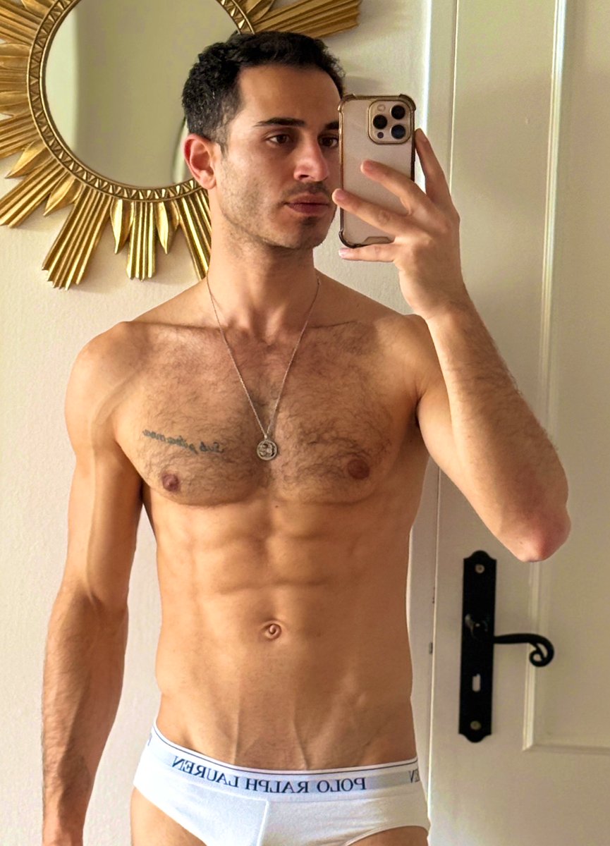 harunctz's tweet image. Good night from Brussels 😌 #brussels #man #fit #sunday #belgium #mirror #selfie #uccle