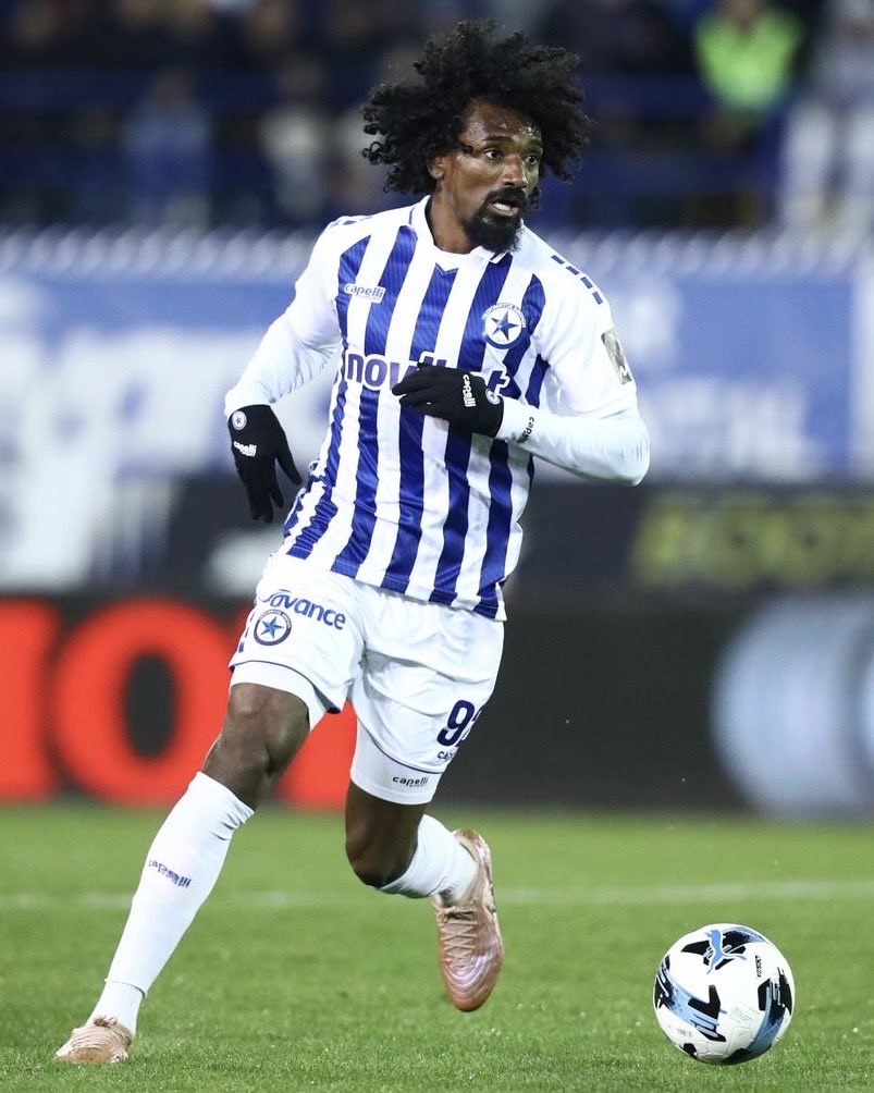 S_Moutoussamy's tweet photo. We’re moving forward, step by step 👣
#SM92 #Atromitos ⚪️🔵 https://t.co/KsNN0QFKer