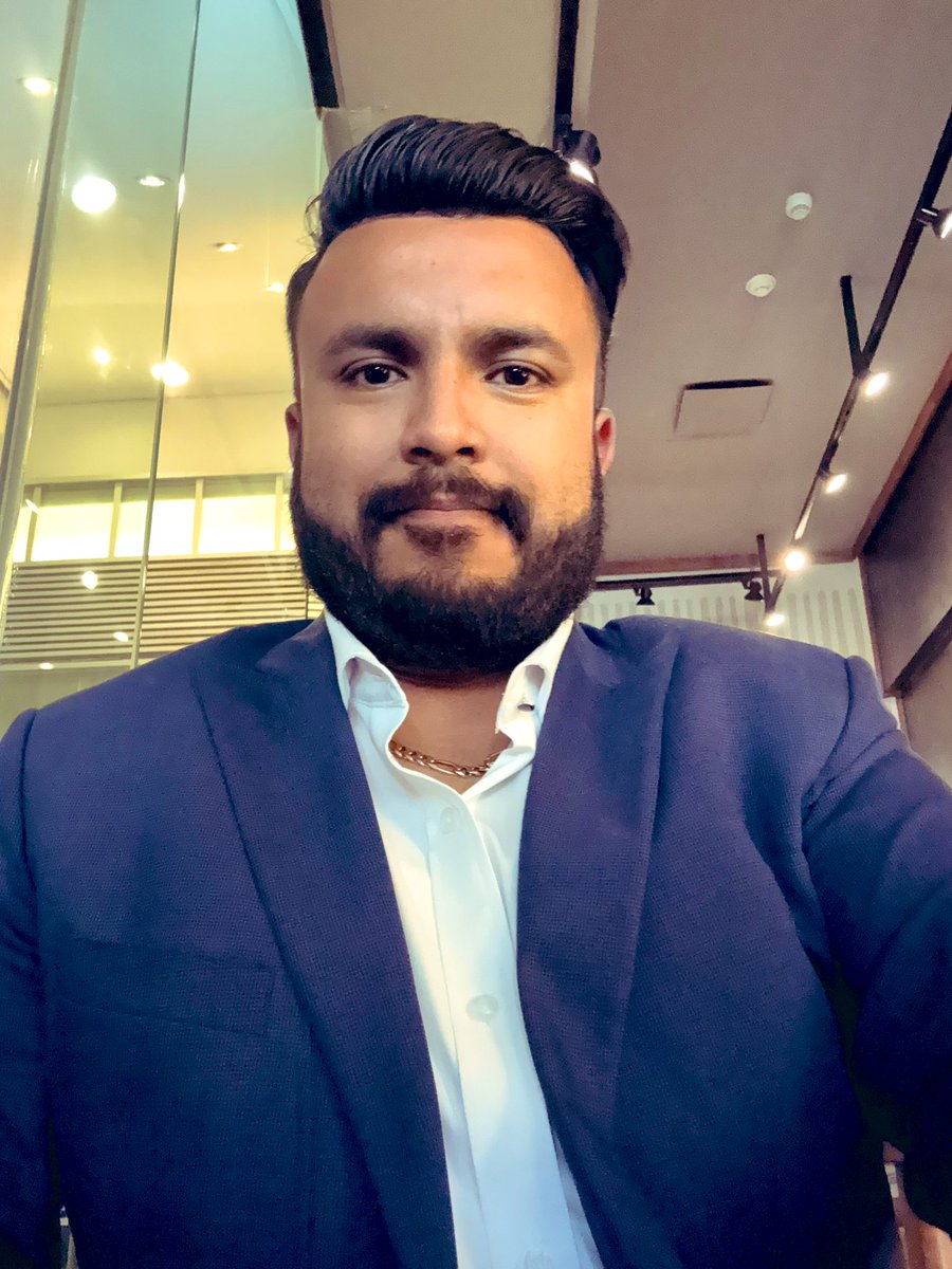 El Caballero Salvador tweet media