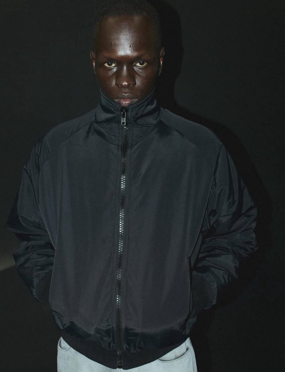 yzyjohnny tweet media