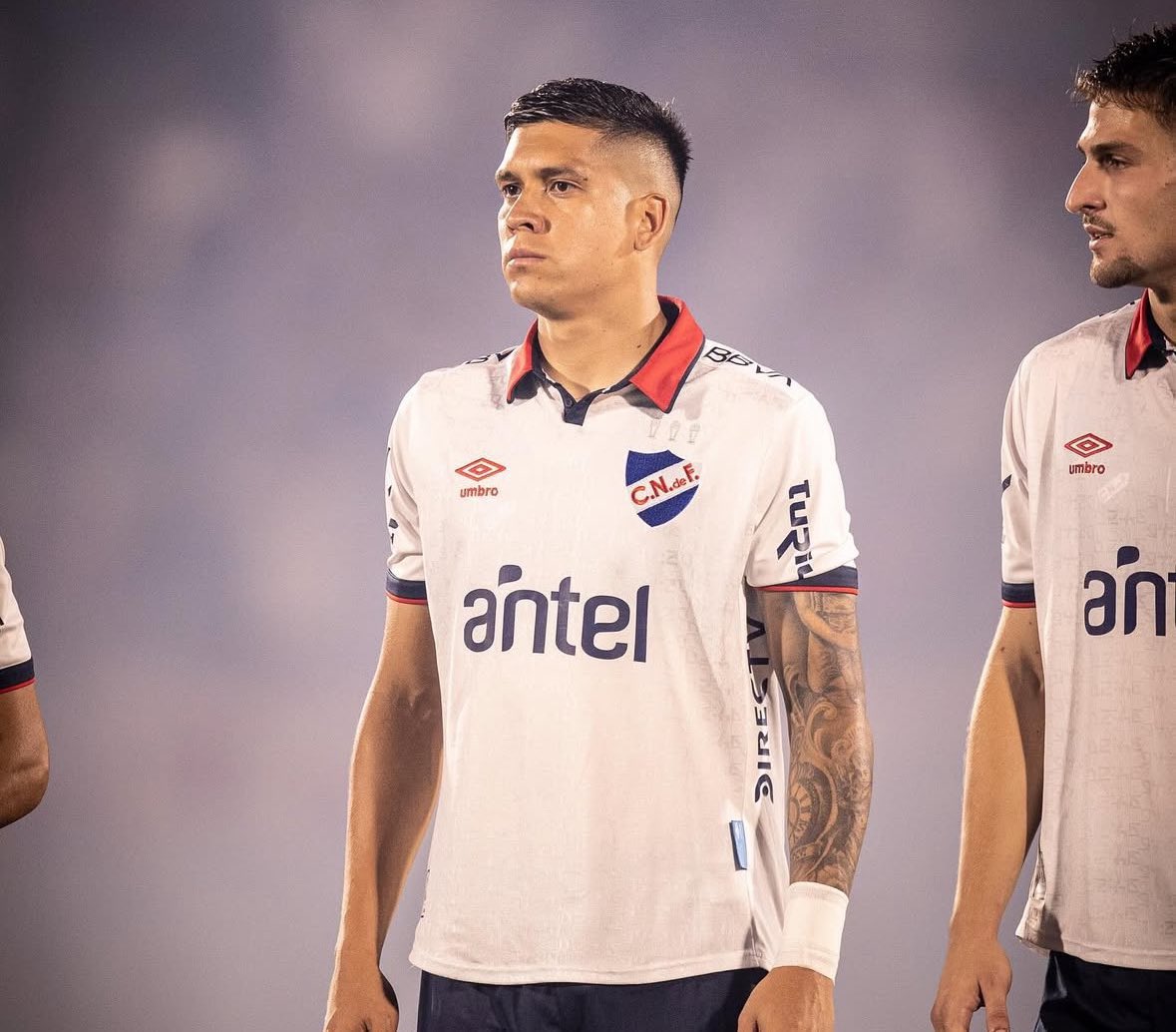 O zagueiro Julian Millan, contratado pelo Fluminense, foi eleito o melhor jogador do campeonato uruguaio de 2025.