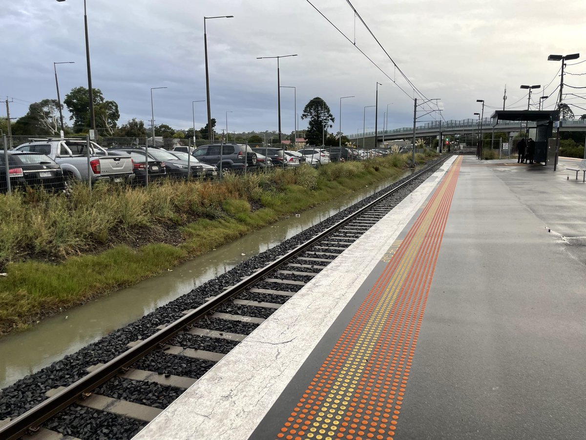 deendilan's tweet photo. @metrotrains 
This issue was first reported Nov25 and still not resolved.
How it looks today..

Complaint id: 2026/132647
Snap
https://t.co/etvyTbhpXv https://t.co/WGovI3lcgy