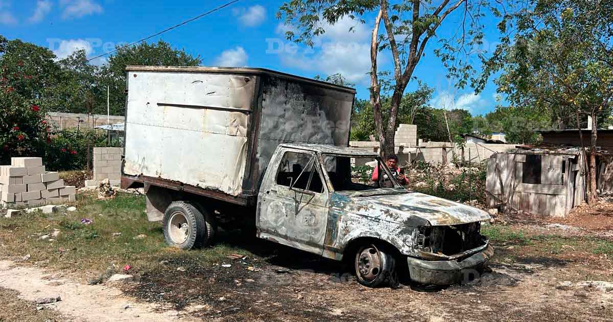 🚨 Caen guardias de seguridad por ROBO en Bodega Aurrerá incendiado en Cozumel; aprovecharon las paredes colapsadas. depeso.com/riviera-maya/c…