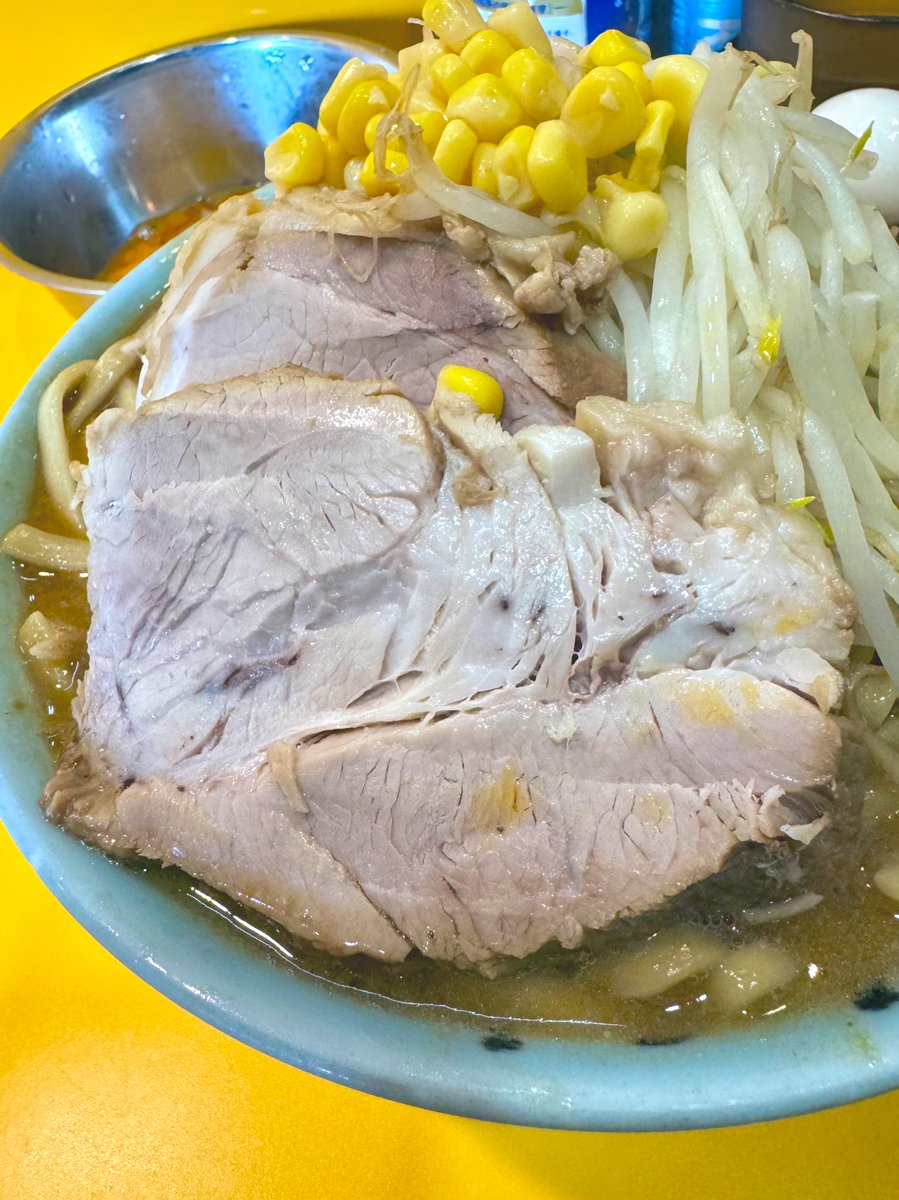 ごろりん tweet media