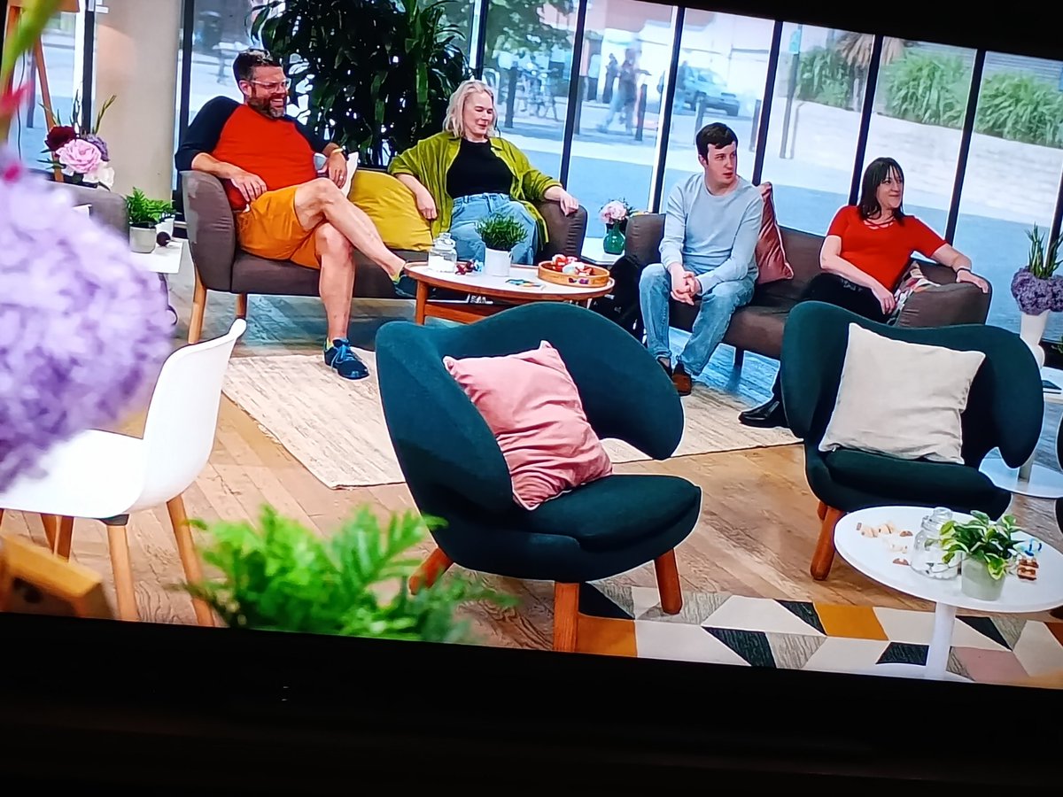 MattZeeMiller's tweet photo. #SecretGeniusC4 #SecretGenius
great to have Alan Carr back on TV after traitors success ๐ can't believe it's final already!!!!
Works well with Susie dent in this show it's a fun reality quiz showโญ has a feel of being a fun version of ITV's failed genius Game from 2025 and some classic krypton factor feel added ๐