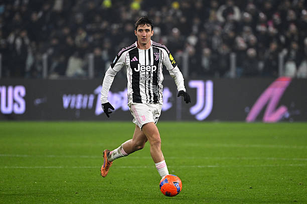 BI_1897's tweet photo. Real Madrid, come and get your left back https://t.co/CosBxsx2of
