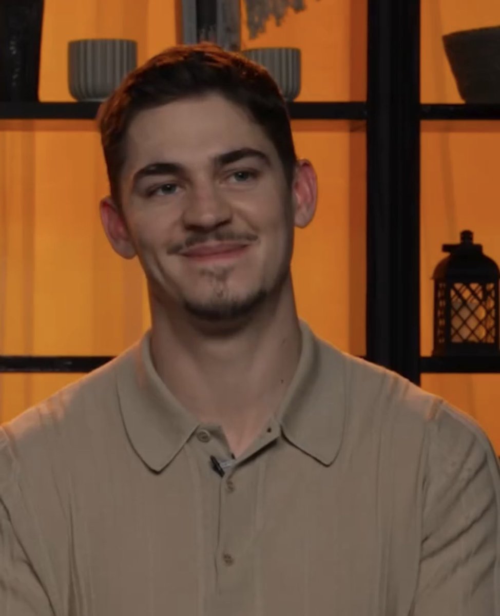 herosbeard's tweet photo. how is someone this cute https://t.co/nBjdXs0baI
