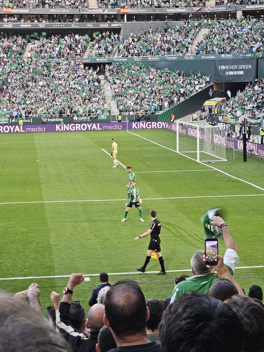 MarkWevers84's tweet photo. Real Betis - Sevilla #groundhopping https://t.co/CK234hySnH