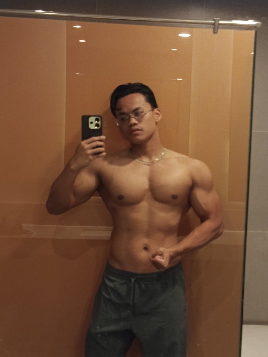 Jiggly (B)uff 🐯 tweet media