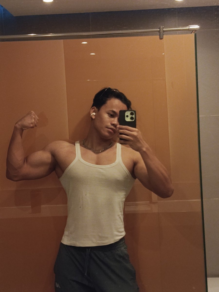 Jiggly (B)uff 🐯 tweet media