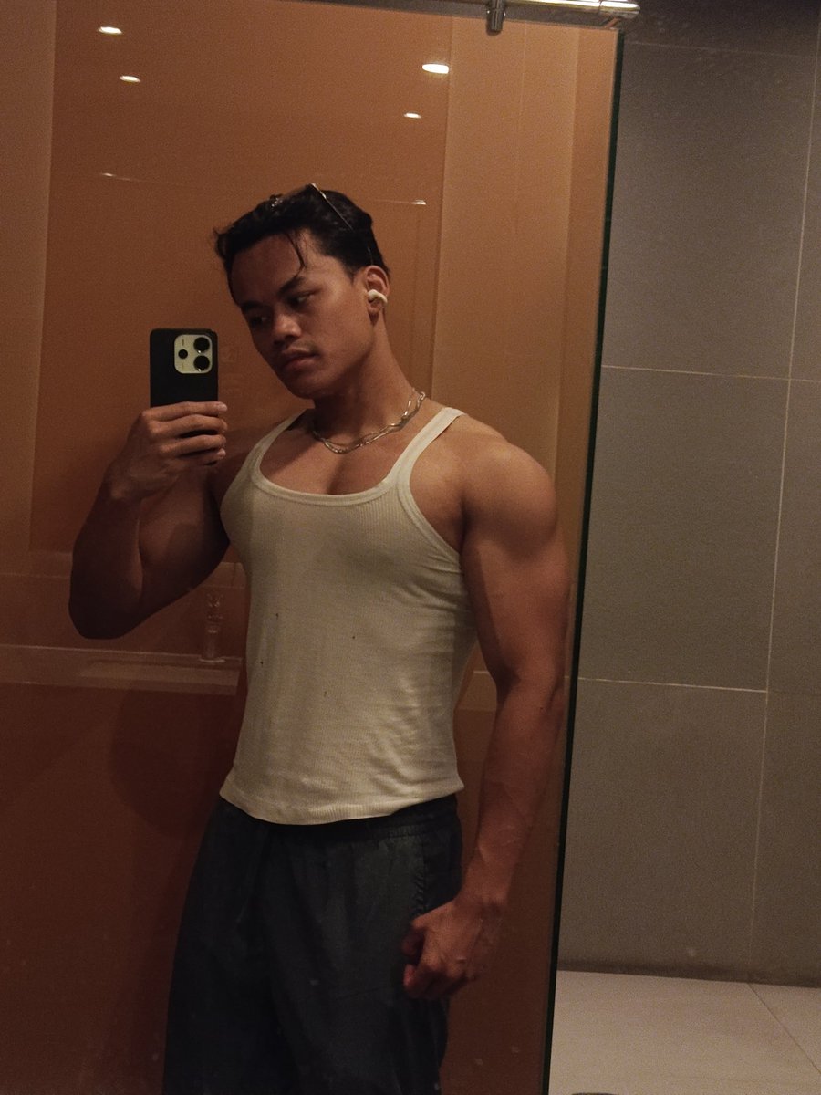 Jiggly (B)uff 🐯 tweet media