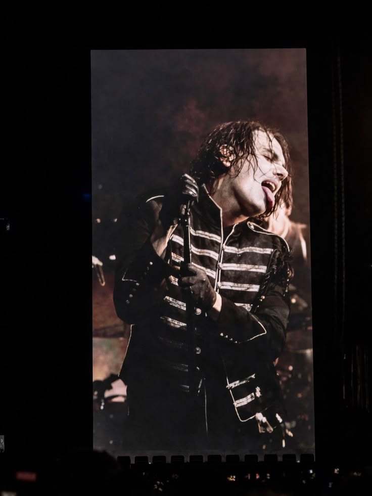 thnkz4thevenom's tweet photo. bringing this photo back https://t.co/qXlbz5QFUK
