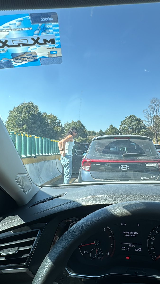 soypaorico's tweet photo. @CAPUFE que pasa en la autopista México-Cuernavaca, en dirección a CDMX??? Estamos parados hace media hora!!! No avanzamos NADA! La gente ya se está bajando de sus coches, que pasaaaa??? https://t.co/dnWZdvMkw1