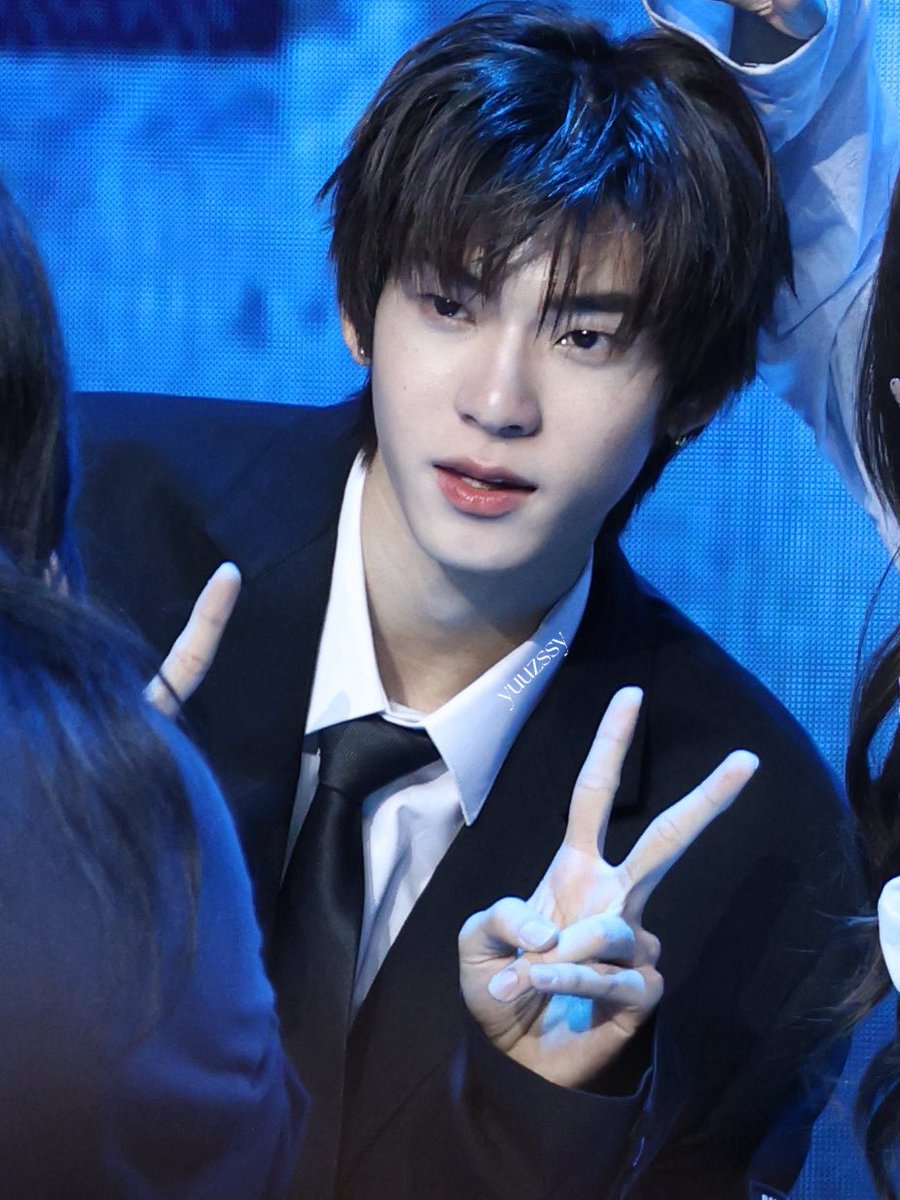 zhizhi0437's tweet photo. "ความหล่อเหลาของเขาปรากฏให้เห็นอย่างเต็มที่ในระบบ HD"

TEETEEPOR FS IN GUANGZHOU
#TeeTeePorHeartBeatFansign
#ตี๋ตี๋ป๋อ #teeteepor 
#twnpich 
@twnpich https://t.co/lSE6yKav70