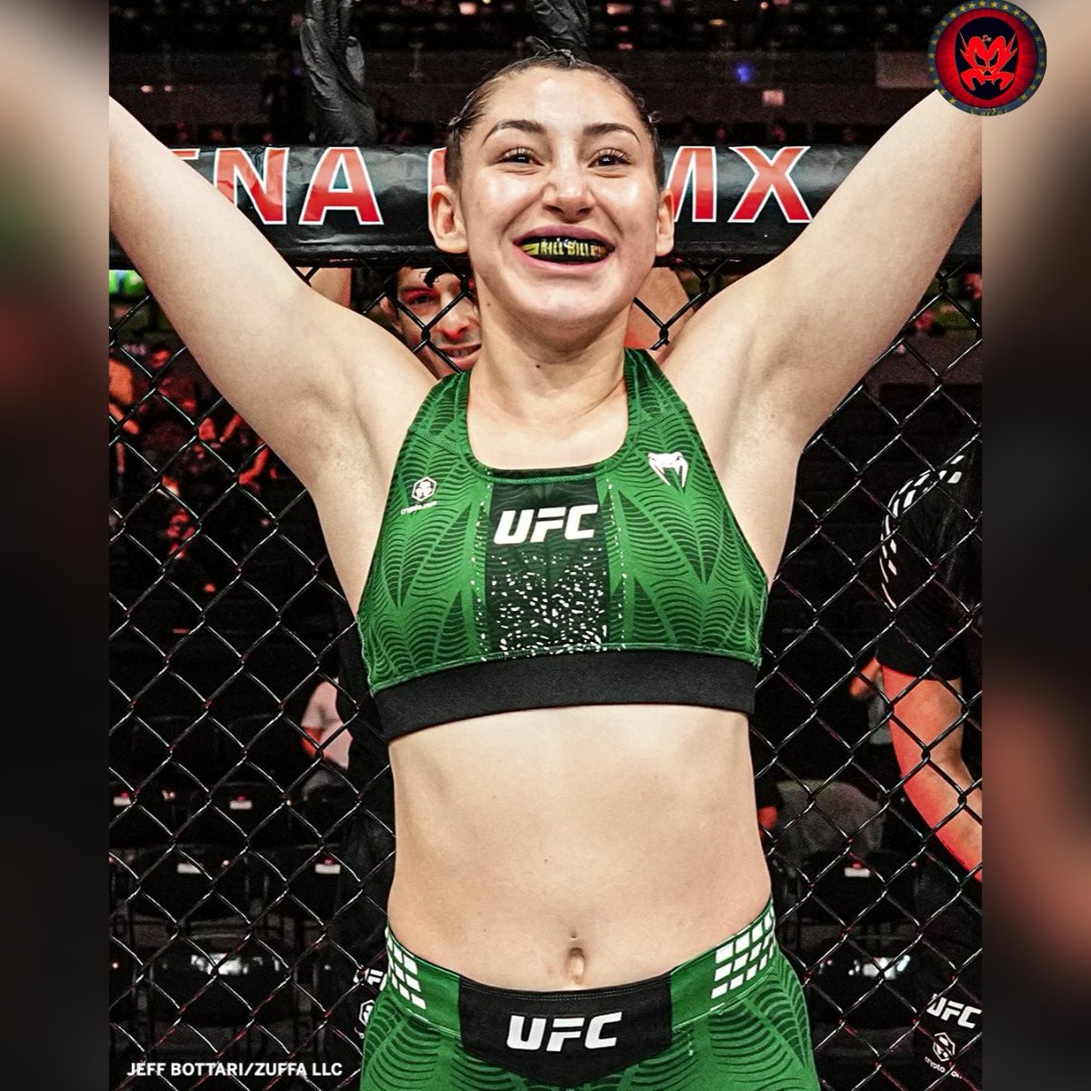 De2a3_caidas's tweet photo. VIVIÓ EL SUEÑO

Regina Tarín aceptó la oferta de WWE y ya tenía todo listo para irse a vivir a Orlando y la única manera de que no se fuera era ser llamada por su empresa de ensueño, UFC, algo que ocurrió la semana pasada y debutó con triunfo en casa en UFC Fight Night CDMX. https://t.co/OLfdHd9C7R