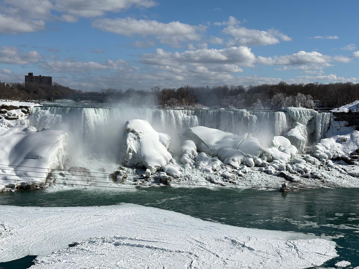 NPTCGroup_SPS's tweet photo. Day 15: Bowling and a final farewell to Niagra😢👋👋
Weather was -7 and a final walk to the falls for a few photos! https://t.co/vaInbU2kCK
