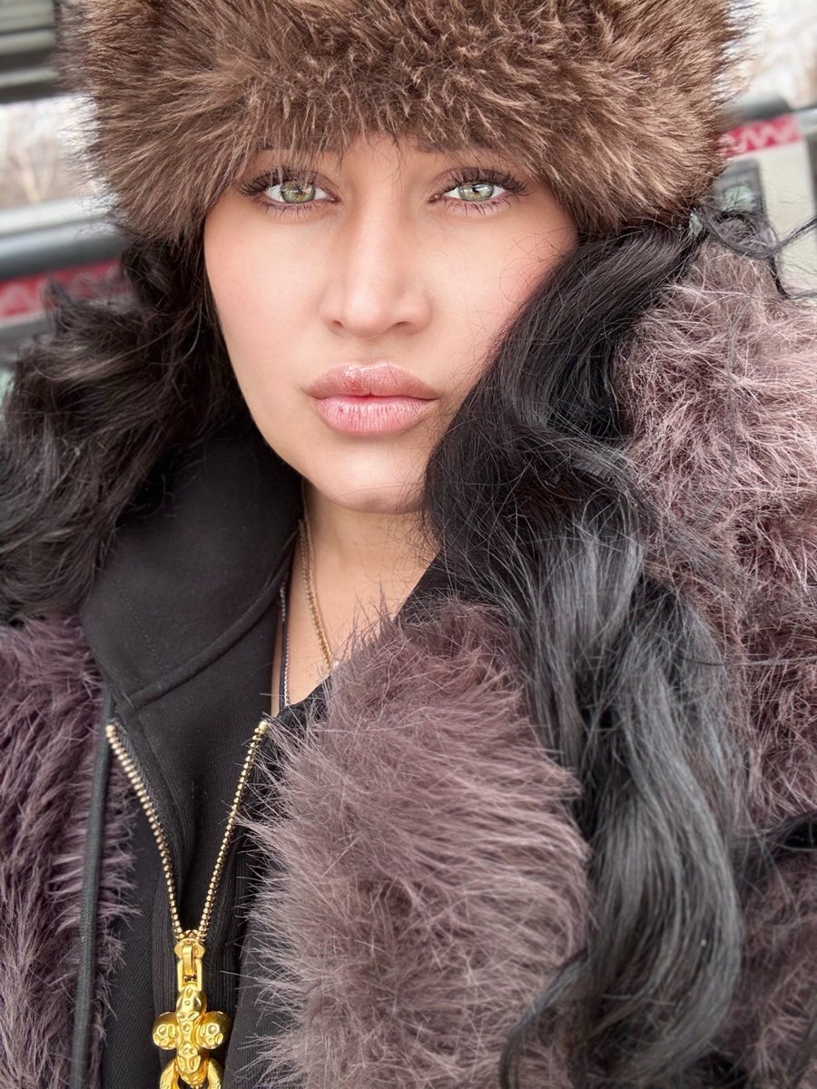 Anna Miracles tweet media