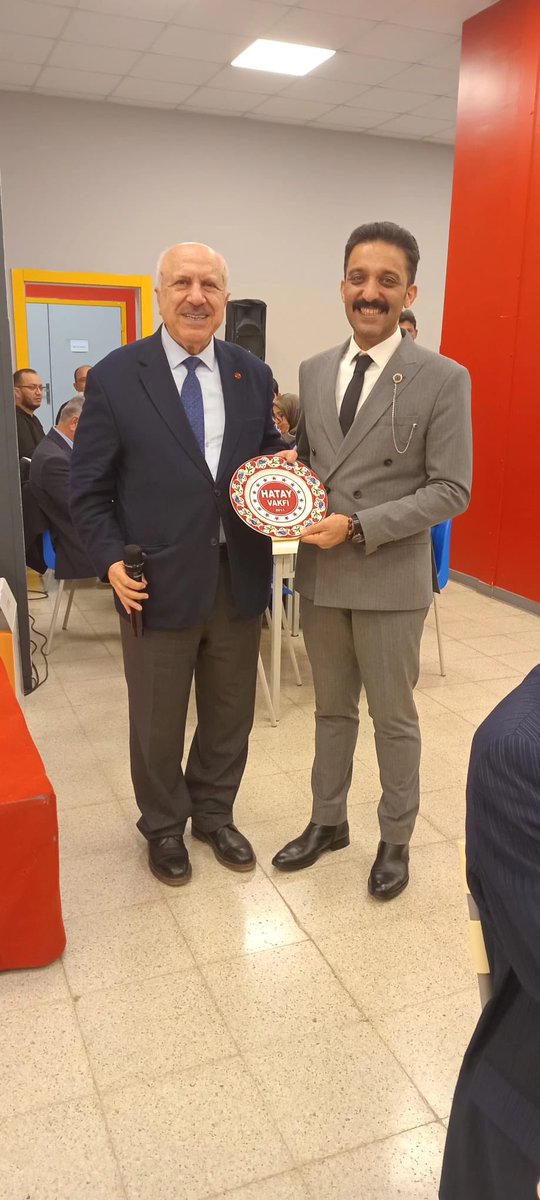 📍Ankara

Hatay Vakfı’nın düzenlediği iftar programında, Ankara’da yaşayan kıymetli Hataylı hemşehrilerimizle aynı sofrayı paylaşmaktan büyük memnuniyet duydum.

Birlik ve kardeşliğin en güzel şekilde hissedildiği bu mübarek Ramazan akşamında, hasret giderdik, gönül gönüle olduk.