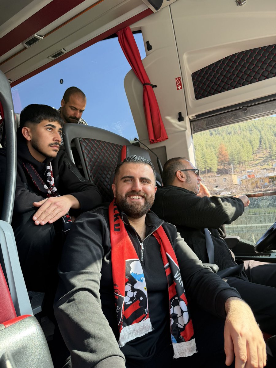 Ömer tweet media