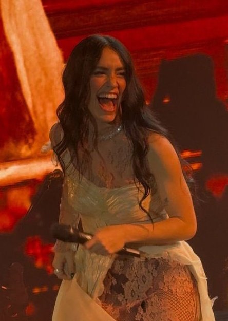 holuu, mi nombre es iara (🇦🇷/+18), sigo a lali desde 2012, mi álbum fav es A Bailar y NVAACEDL, mi canción de toda la vida es cómo tu, bueno eso, espero que se copen haciendo la inte y que me sigan que soy copada JAJAJA #integracionlalera