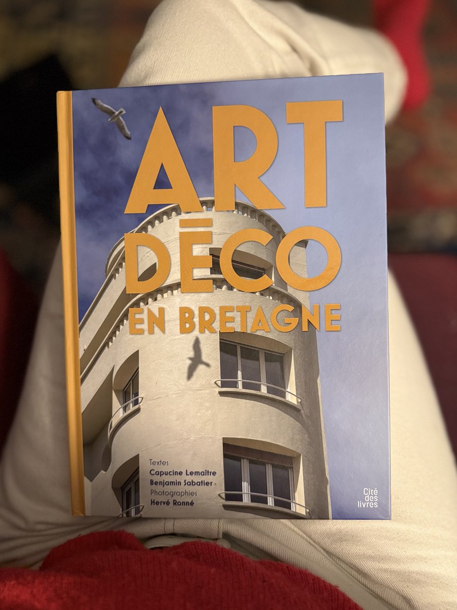 Genevieve_Hery's tweet image. Ce livre est une trouvaille !
Beaucoup de bâtiments identifiés à Brest … à commencer par l’Hôpital Morvan #ArtDéco #Bretagne