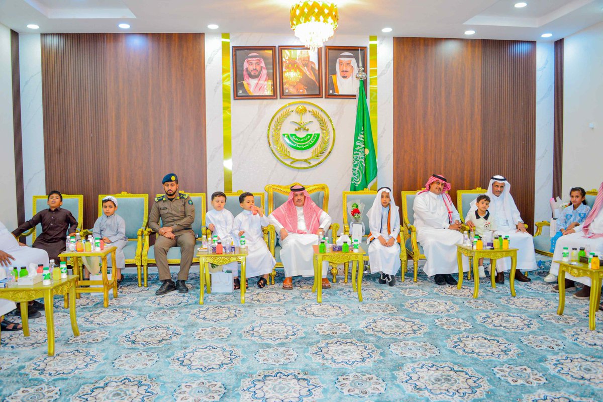 alhjrah2030's tweet photo. سعادة محافظ الحجرة أ.بندر بن سويلم العضيله يرعى حفل الإفطار الجماعي السنوي والذي تنظمه جمعية رعاية الأيتام بمحافظة الحجرة لأبنائها الأيتام للعام ١٤٤٧هـ بحضور رؤساء المراكز ومدراء الجهات الحكومية والأهلية والمشائخ والأعيان بمقر المحافظة.
#اخبار_الحجرة https://t.co/NrDxN3GA8n