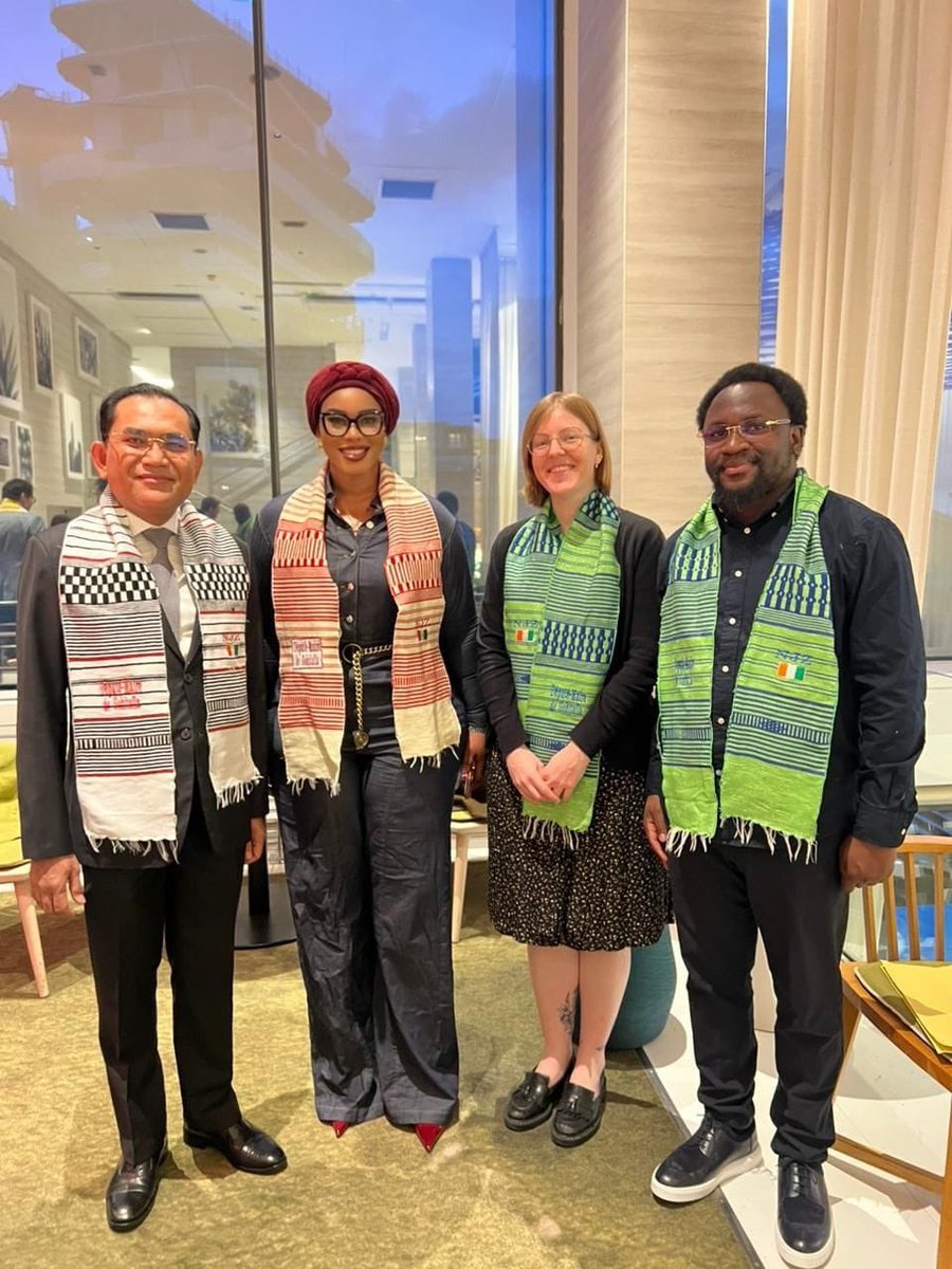 Naya Jarvis Zamblé tweet media