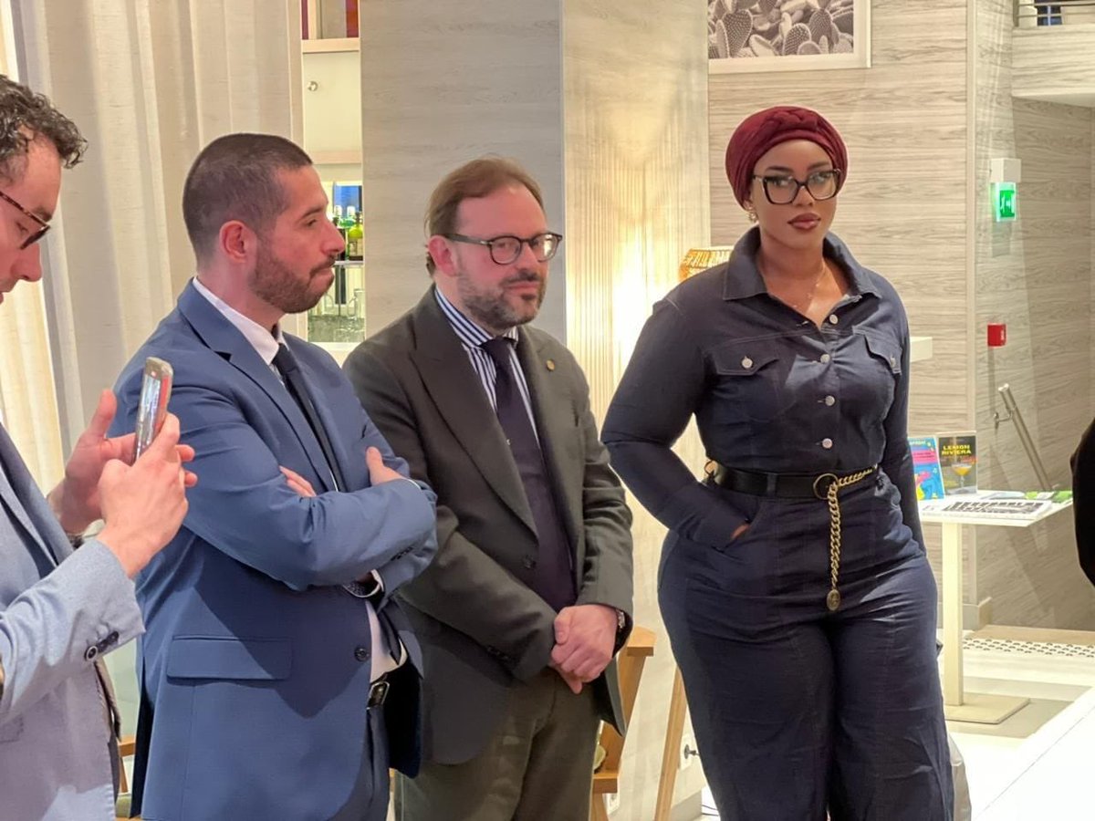 Naya Jarvis Zamblé tweet media