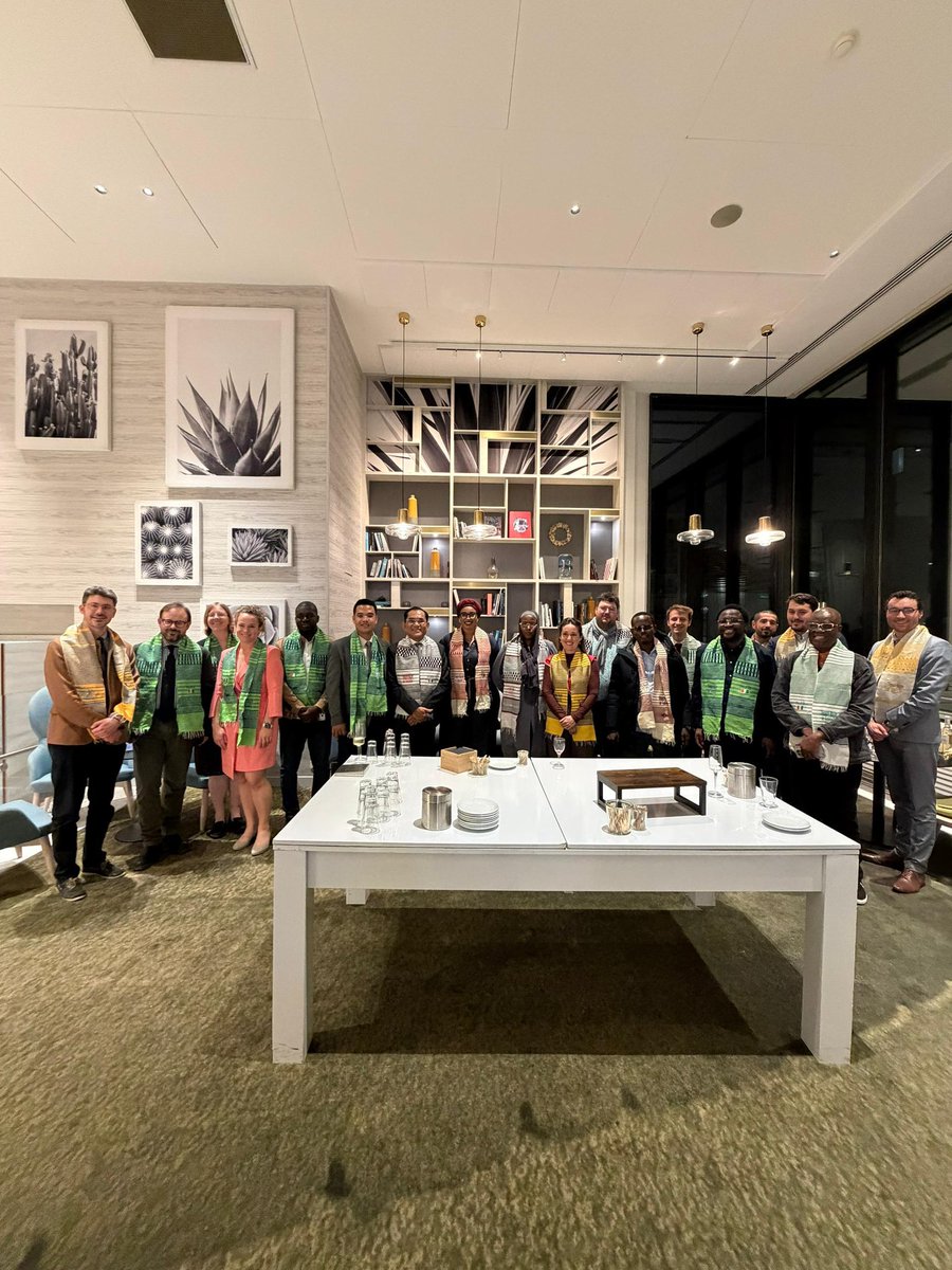 Naya Jarvis Zamblé tweet media