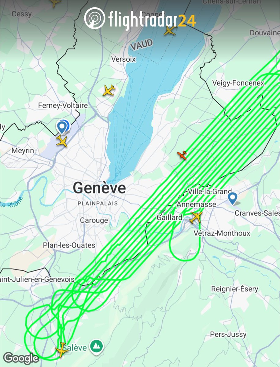 beenwa's tweet photo. Cartographie nocture (lidar?) du canton du bout du lac ce soir on dirait. 🛩️📷https://t.co/hbebqrS9MV https://t.co/0CZWIiZO9d