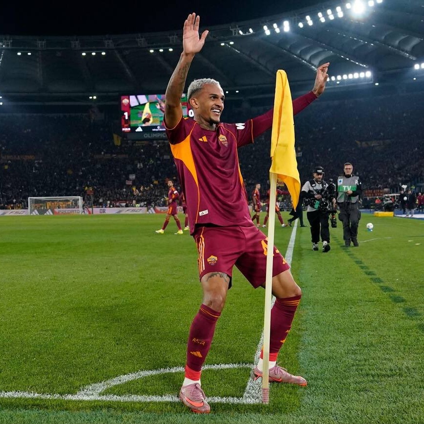 The Touchline | 𝐓 tweet media