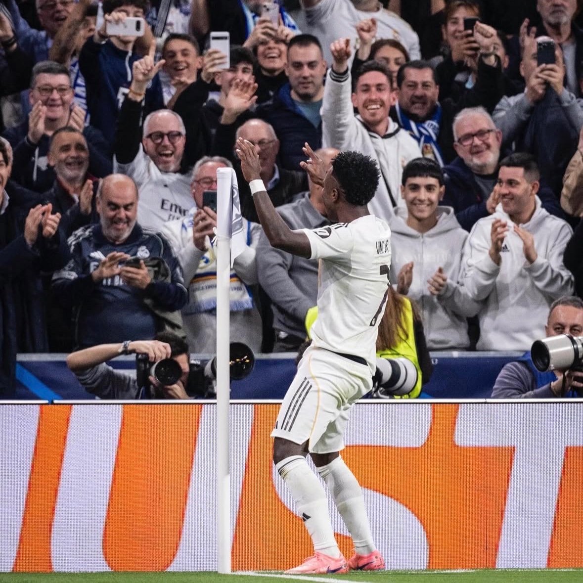 The Touchline | 𝐓 tweet media