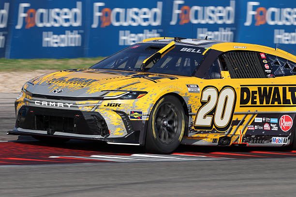 looks like my brothers old diecasts when he kept them in a shoe box