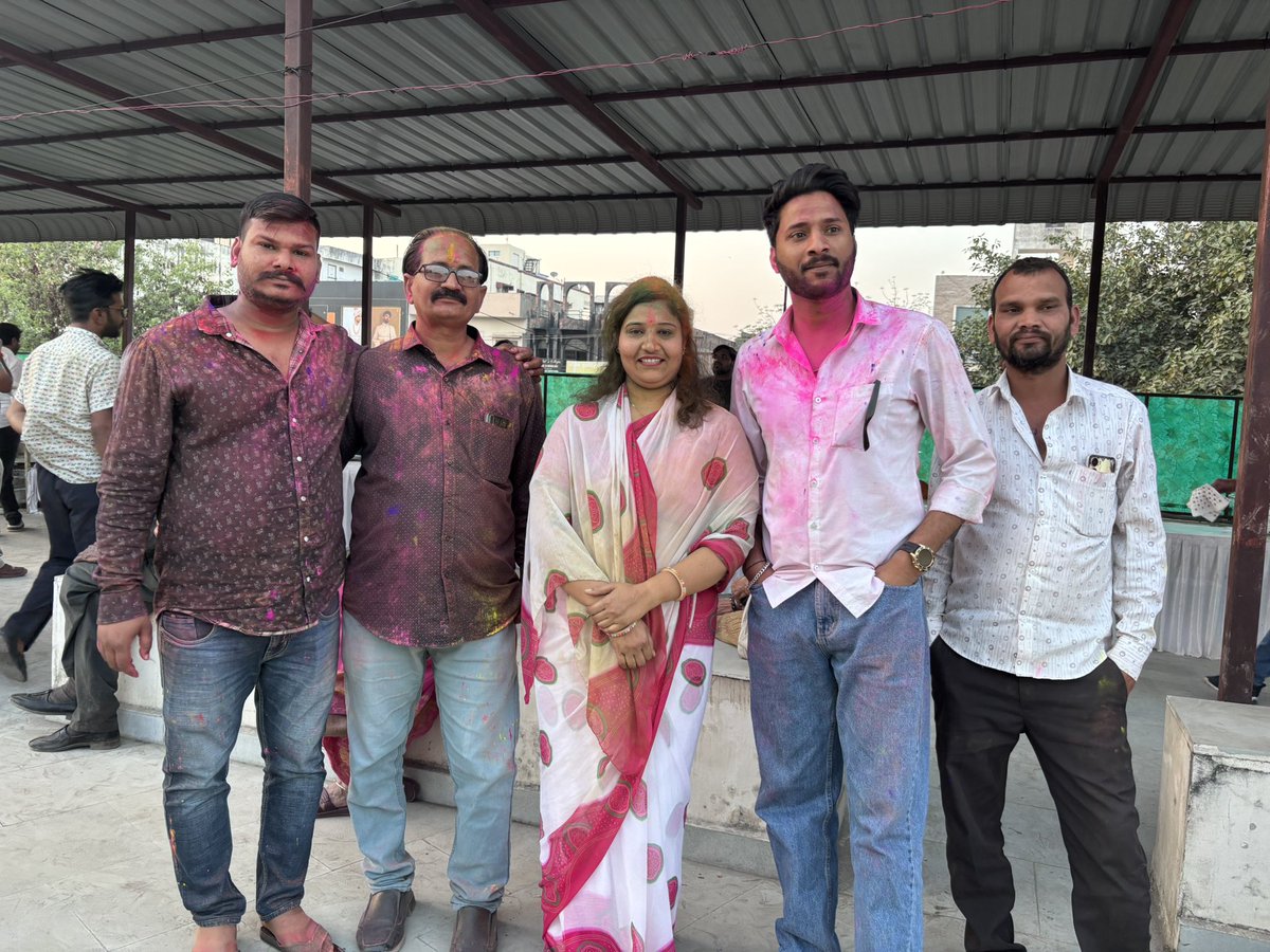 ShaliniG4791's tweet photo. कोटा शहर जिला कांग्रेस कमेटी द्वारा आयोजित होली मिलन समारोह में शामिल होकर कांग्रेस परिवार के सभी सदस्यों को बधाई प्रेषित की।
#kota #kotasouth #shalinigautam #fagotsav #rakhigautam https://t.co/wo92j6Ah6u
