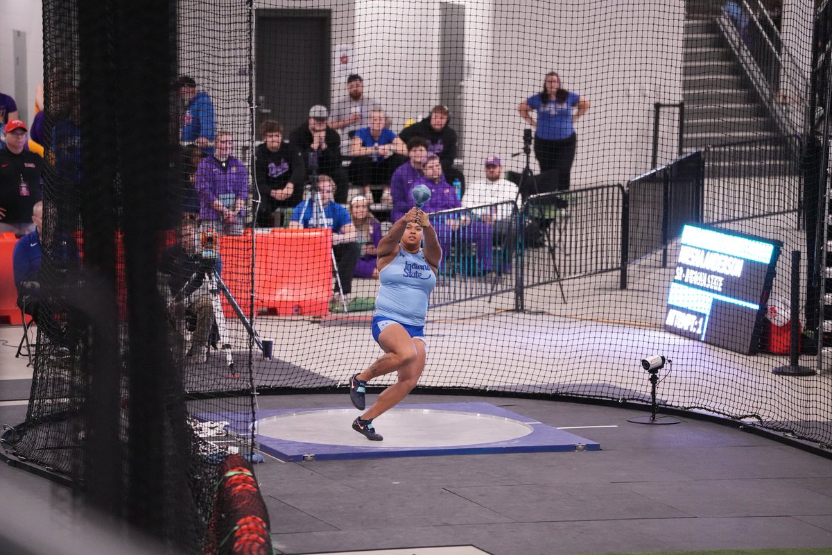 IndStXCTF's tweet photo. Another big day for the Sycamores in the weight throw 💪

🌲 place five of the top seven, including all-conference performances from Aliseonna Garnett (19.67m/64-6.5) and Niesha Anderson (19.51m/64-0.25)

2️⃣4️⃣ points for the Sycamores

#MarchOn | #StayRooted https://t.co/fk401vVgFf