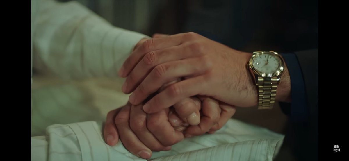 "eri come un paese sconosciuto, ero curiosa, volevo esplorarlo ma avevo paura di avvicinarmi...sono fuggita ma più scappavo più mi innamoravo di quel paese [...] l'amore ti da fiducia, comprensione e la speranza di essere felici" 
una delle dichiarazioni più belle🤍