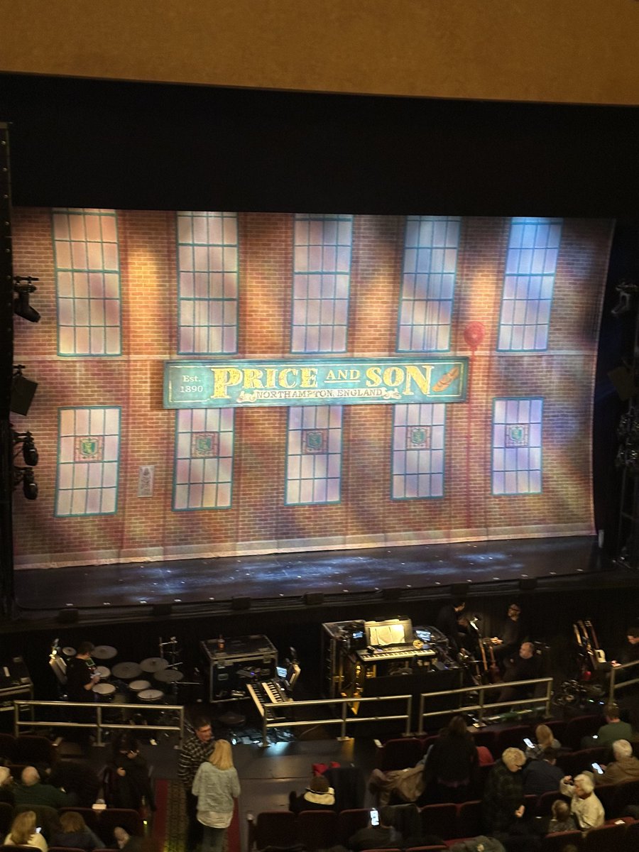 mariko__1007's tweet photo. 2026.03.01 Kinky Boots Tour USA 
in New Jersey

ローラの力強い歌声とダンス、美しい所作に登場シーンから魅了されました❤️
エンジェルスちゃん達も可愛い！
この劇場では4日間しか公演なかったから来れてよかった✨ https://t.co/yuGYjyJTzV