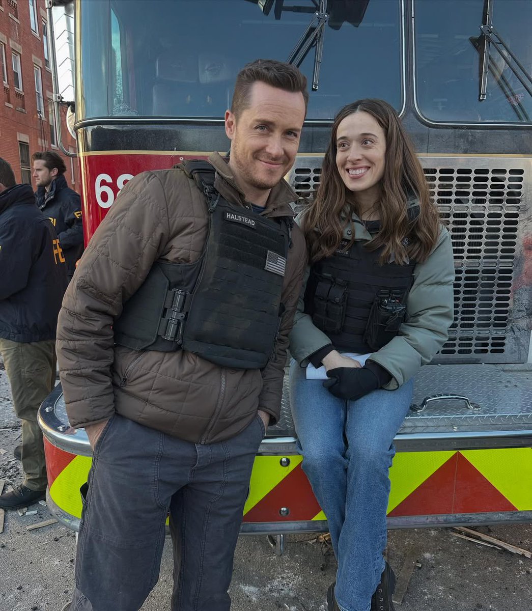 upsteadtrasse's tweet photo. 3 DAYS TILL I GET MY FAVS BACK 😩

#TracySpiridakos #JesseLeeSoffer #MarinaSquerciati #HaileyUpton #JayHalstead #KimBurgess #ChicagoPD #Upstead https://t.co/96C7dsYGwu