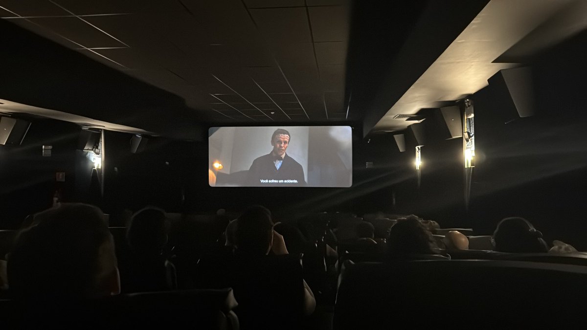 mandei foto no cine marquise da paulista e perguntaram se eu tava vendo filme no ônibus